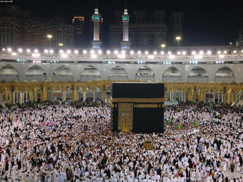 Guided pilgrims at the Haram